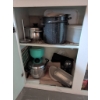 Image 5 : Kitchenware Lot Including Cookware, Appliances, and Baking Accessories