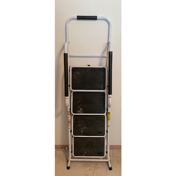 Folding Step Ladder 4 Step 2 Guard Rails