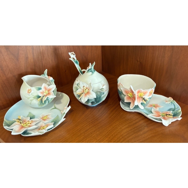 Luxury Franz Bee & Apple Blossom PZ00036  Porcelain Tea Cups and Saucers (4Pcs) and Sugar Dish 