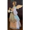 Image 4 : LLADRO Porcelain 'Joyful Offering' Figurine - 8.5T 