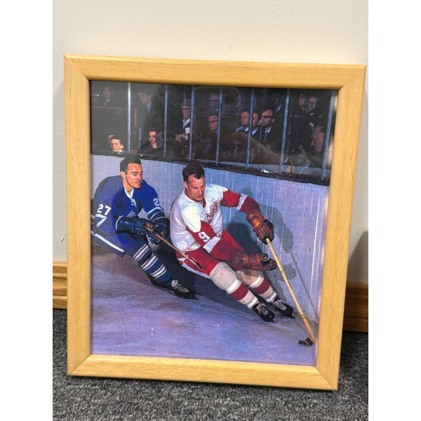 Gordie Howe Memorabilia Collection Featuring Autographed Print