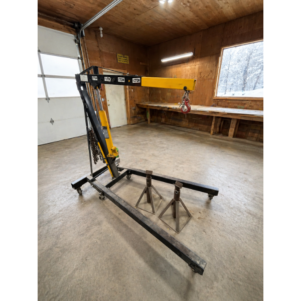 2 ton folding hydraulic engine hoist with a set of heavy duty jack stands