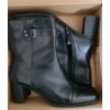 Image 7 : Womens Shoe Collection (Size 8-9) Featuring Naturalizer & Walking Cradles  in Like New Condition 