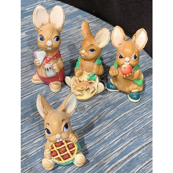 Pen Delfin Figures - 'Muncher', 'Scrumpy,  'Picnic Midge', 'Nippin'