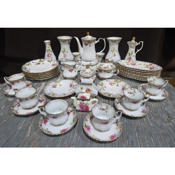 Gorgeous Made in Poland Chodziez China Collection 
