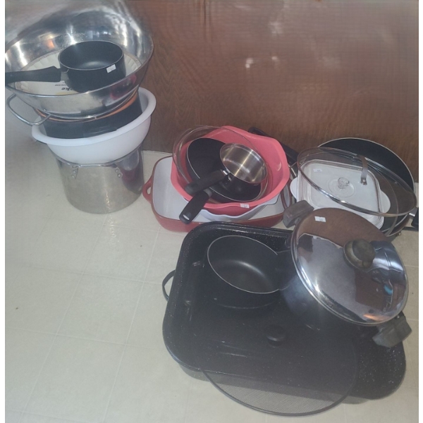 Pots, Pans, Roasting Tray and More!