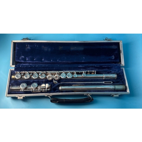 Lovely Flute w/ Accessories & Case 