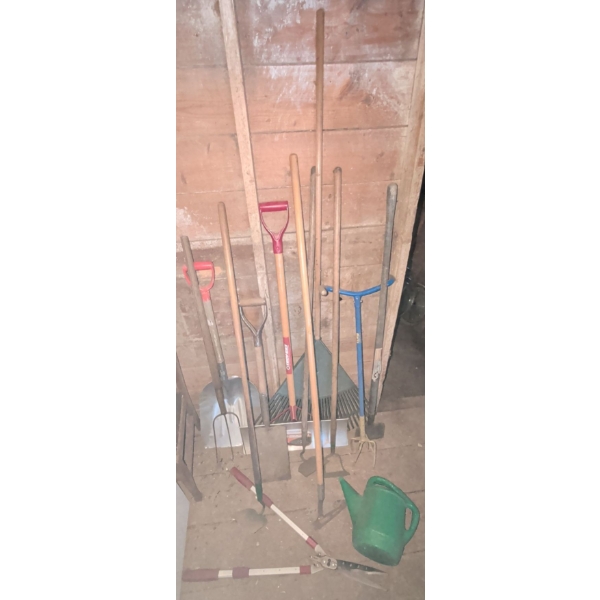 Lawn & Garden Essentials #4 - Watering Jug Garden Snips Rotary Aerator & more