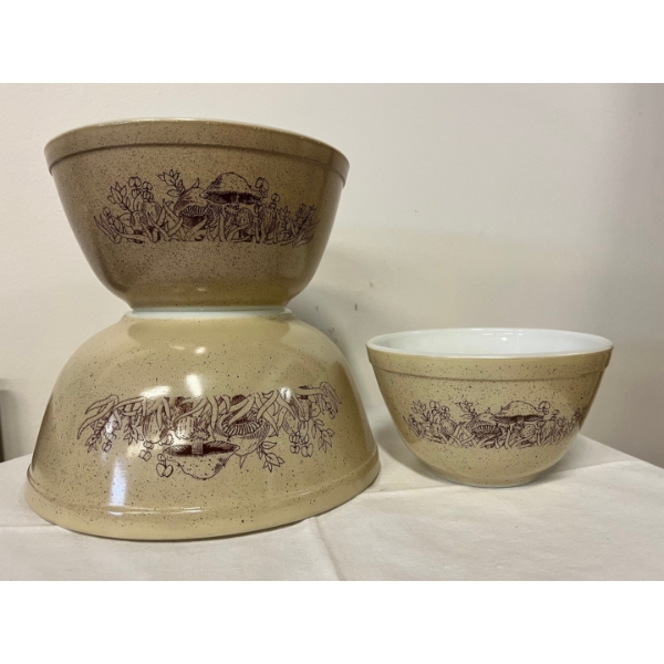 Vintage Pyrex Nesting Bowls (3pcs): Forest Fancies #401 (S), #402(M) & #403(L)
