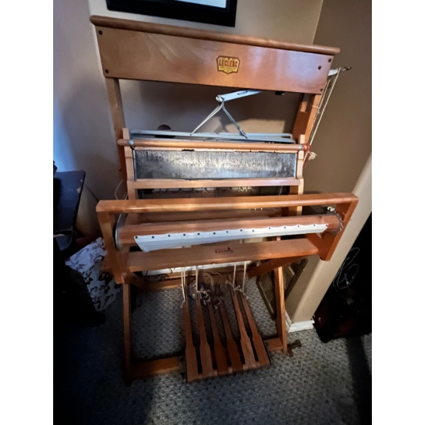  Leclerc Floor loom in amazing condition. Everything is still working.
3 4-shaft, 22” Nilus Leclerc 