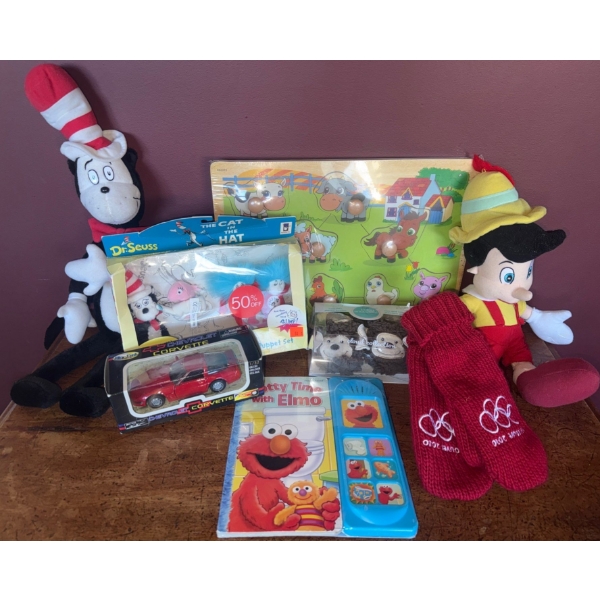 New Farm Yard Wood Puzzle Dr.Suess Finger puppets Elmo Interactive Book & More
