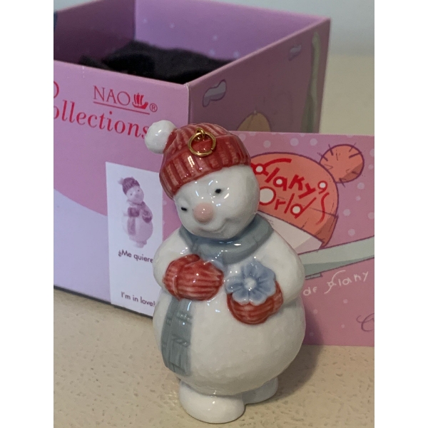  NAO By LLADRO 'Im in Love' Porcelain Snowman - 3T 