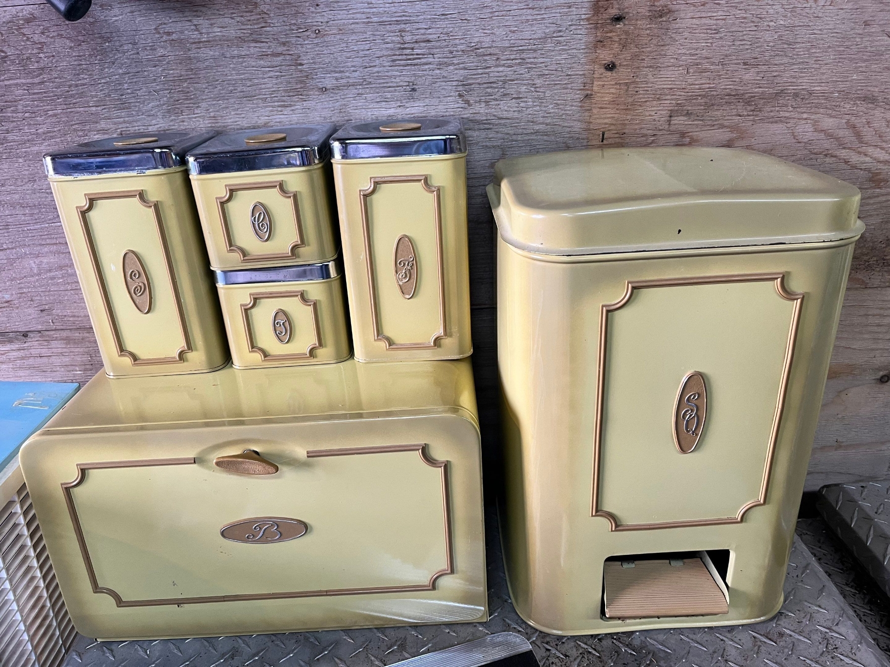 MCM Harvest Gold Metal Canister Set: Ekco Canada Flour, Sugar, Tea ...