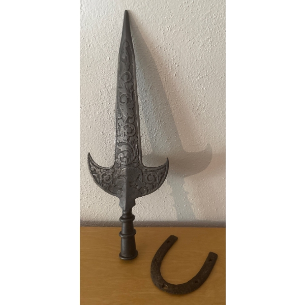 Halbert XVIII Italian Militaria Partisan 9T & Iron Horseshoe