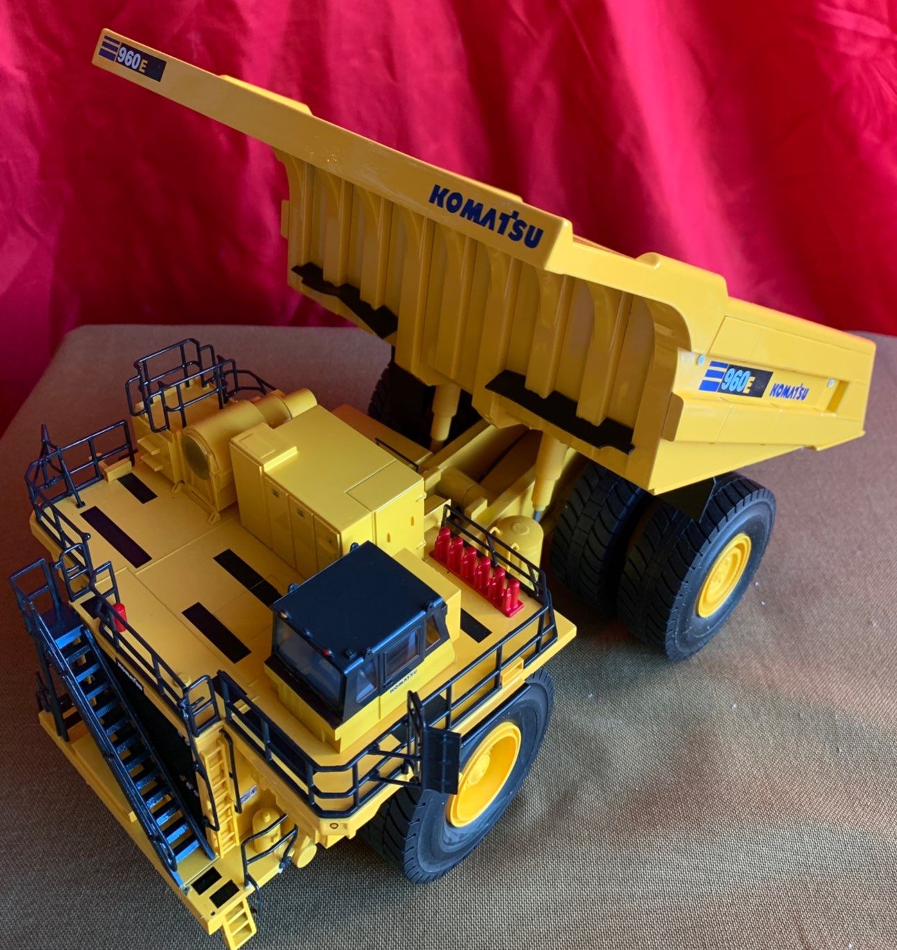First Gear Komatsu 960E-2K Dump Truck 1:50 Scale Die-Cast