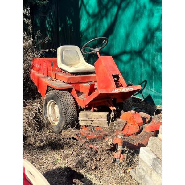 Handyman special zero turn Jacobsen lawnmower 