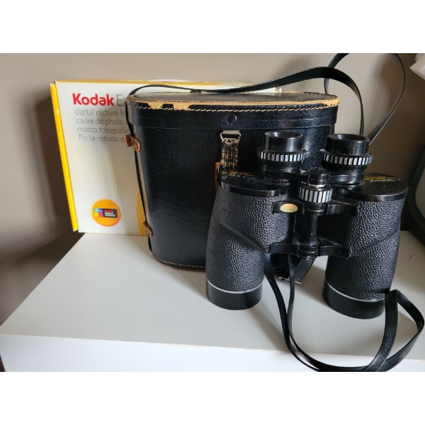 Vintage 7x50 Feather Weight Binoculars w/ KODAK Easy Share SV7710 Digital Photo Frame