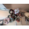 Image 3 : Outdoor Accessories - Seasonal Wreaths, Gardening Tools, and Outdoor Equipment