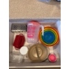 Image 4 : Assorted kitchen utensils 