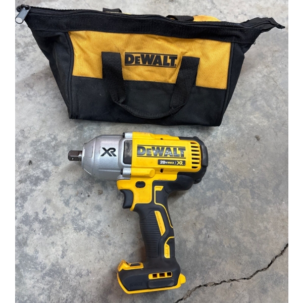 DeWalt 1/2" Brushless 3-Speed Impact (DCF899) & Tool Bag, Charger + Battery