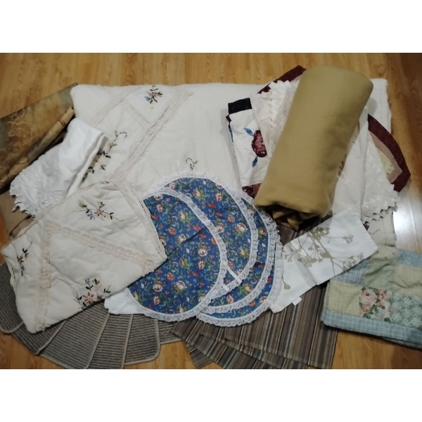 Embroidered Queen Quilt w/ Assorted Linens