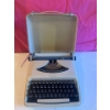 Image 1 : Vintage Envoy 11 Typewriter with Case