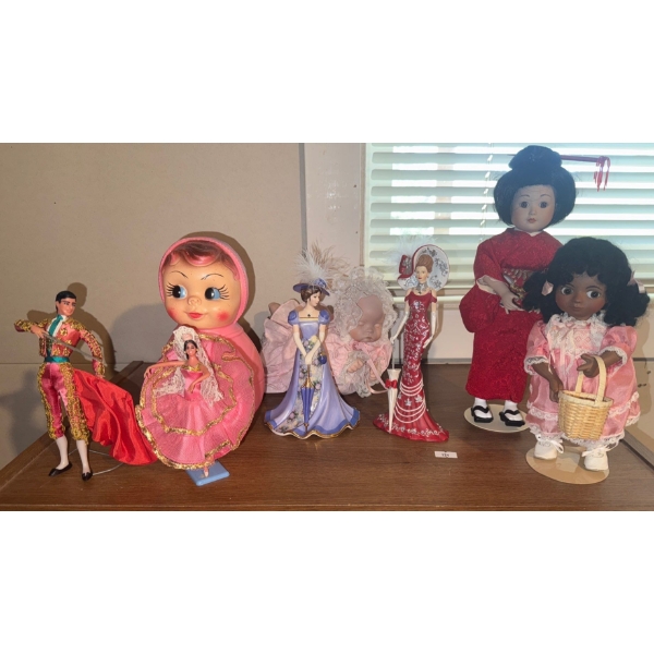 Vintage Dolls & Figurines 9T