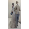 Image 3 : LLADRO Porcelain 'The Flirt' Figurine  - 17T 