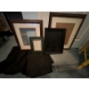 Image 1 : 3 sets of curtains with 4 variations sized picture frames .
