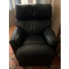 Image 1 : Leather Recliner (35W, 43D, 45T)