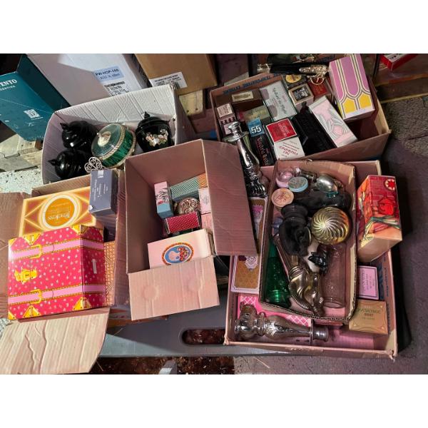  Avon mother load of several hundred bottles highly collectable unopened and unresearched 