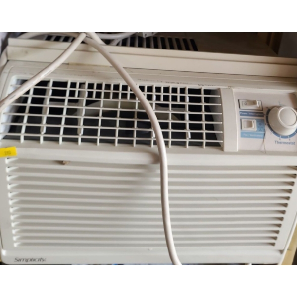 Danby Simplicity Model SAC5008M Window Mount Air Conditioner 17 W, 14 D, 12 T 