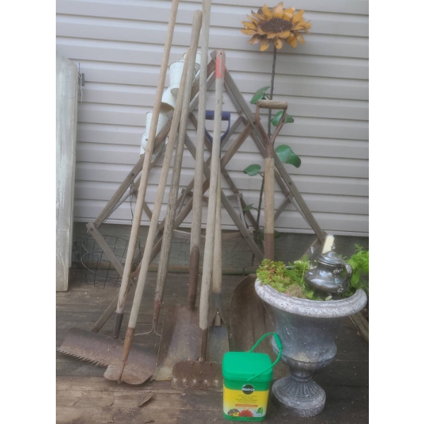 Garden Tools, Decorative Metal Sunflower, Plant Stand, Planters