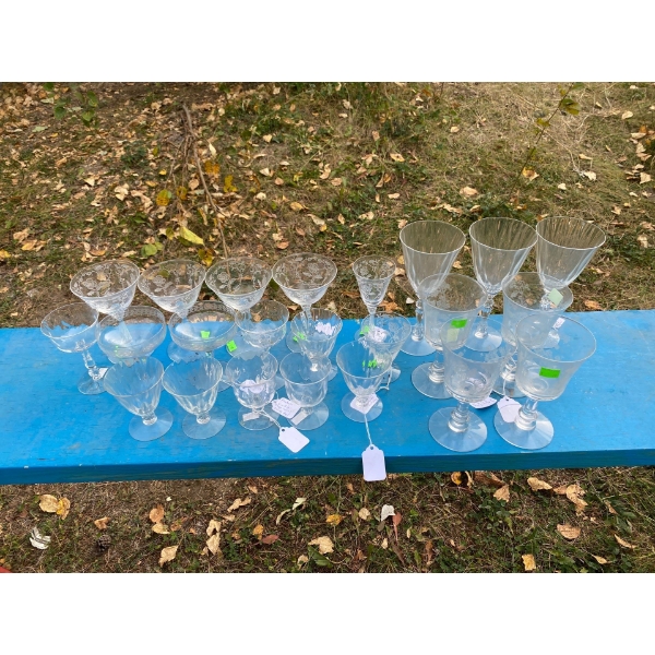 Glasses With Frosted Glass Design