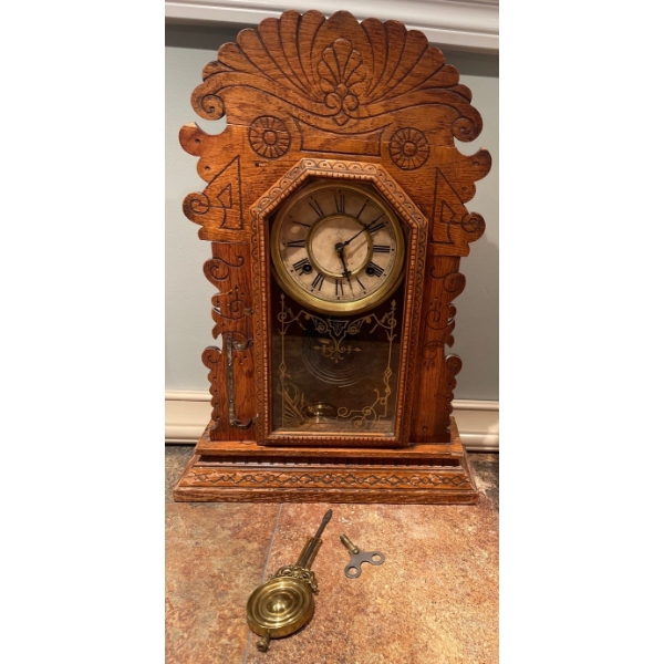 Antique Waterbury 'Tampa' Gingerbread Mantle Clock w/ Original Pendulum & Key 16T