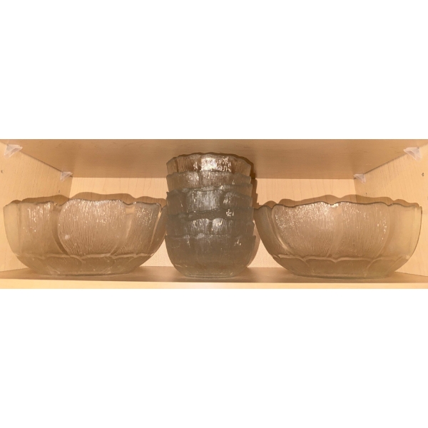 Vintage Arcoroc Fluer Pressed Glass Serving Bowls - Floral Pattern