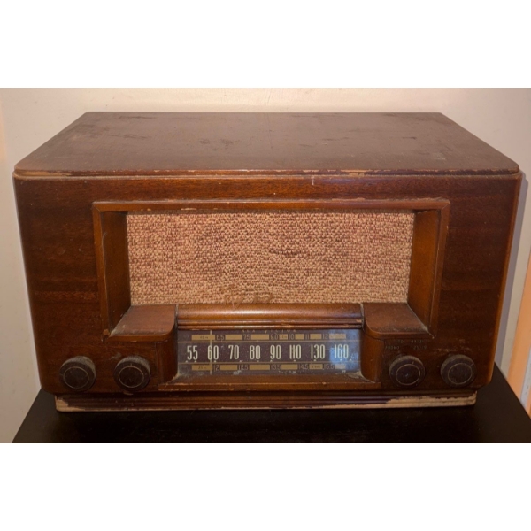 Rare Antique RCA Victor Tube Radio - In Working Order 
