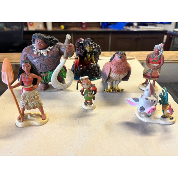 Collectible Disney Moana figurine from a deluxe set produced by The Disney Store Ltd. 