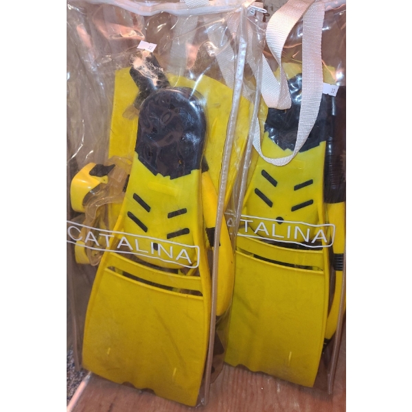 Catalina Snorkeling Kits: Flippers Size Medium 7/8  and Size Large 9/10