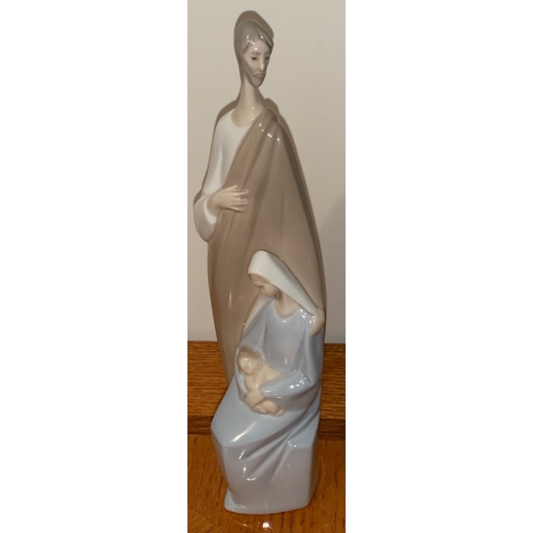 Lladro Porcelain Joself Mary & Baby Jesus 9T