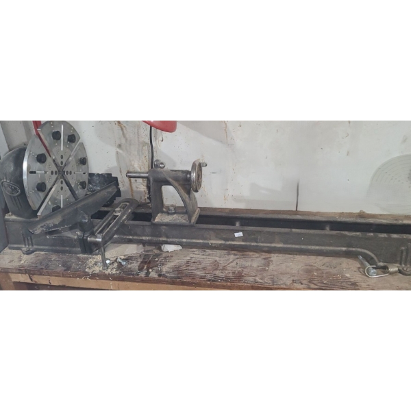 Beaver Lathe Machine w/ Bench 52 W, 16 D, 48 T