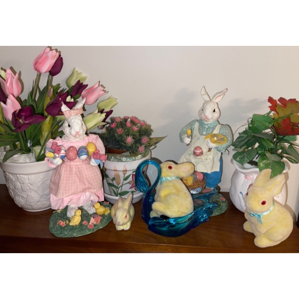 Hippity Hop Bunny Bunch w/ Decorative Artificial House Plants 12T