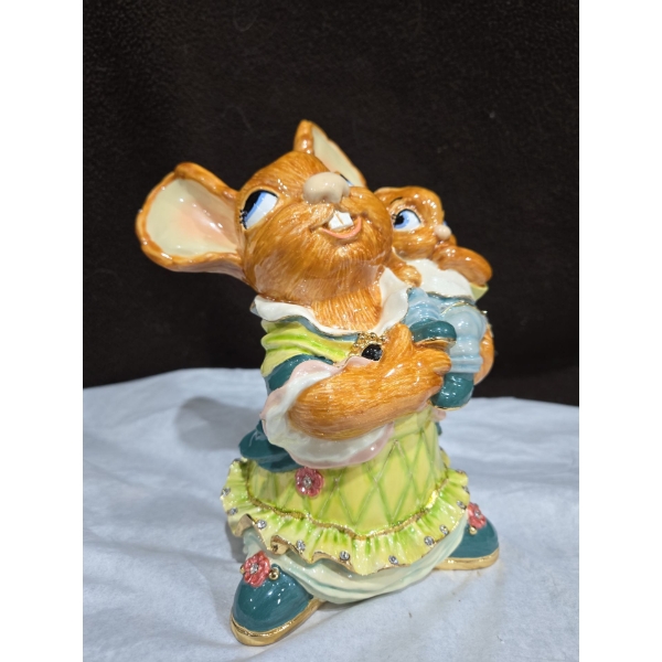 Pen Delfin Large Collectible 'Mother' Rabbit Figure 