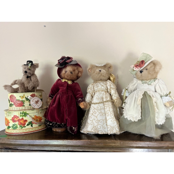  Collection of Gund bears, and Barrington collection
