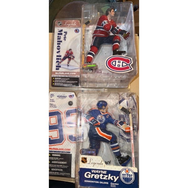 McFarlane NHL Legends Action Figures: Pete Mahovlich & Wayne Gretzky