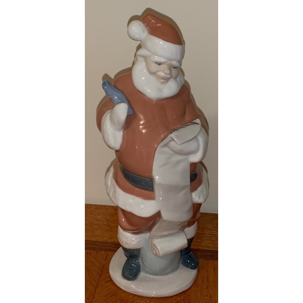 Lladro Porcelain Santa Figurine 9T
