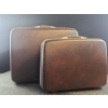 Image 2 : "Like New" Vintage Samsonite "Sherbrooke" Travel Set. Original keys and Hangers Included.