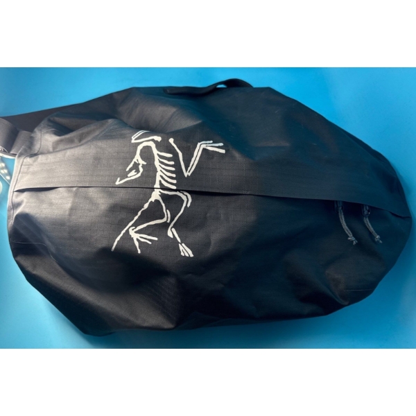 Arcteryx Shoulder Bag in Very Good Condition - 22L 