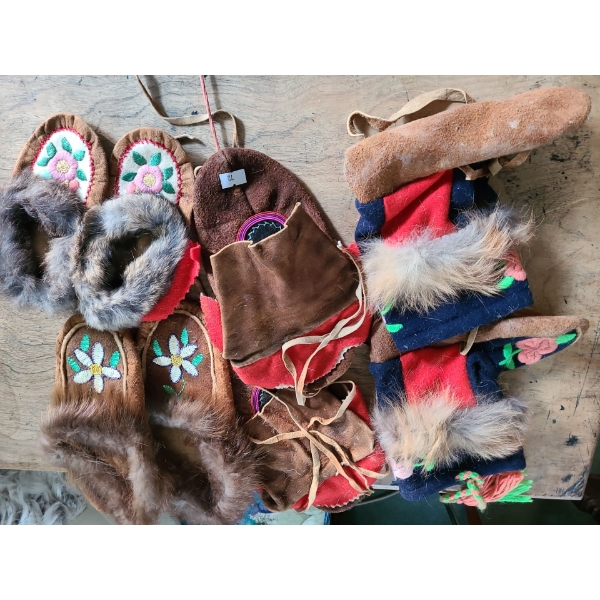 Moccasins X4 Pairs, Longest 9, Others Smaller 