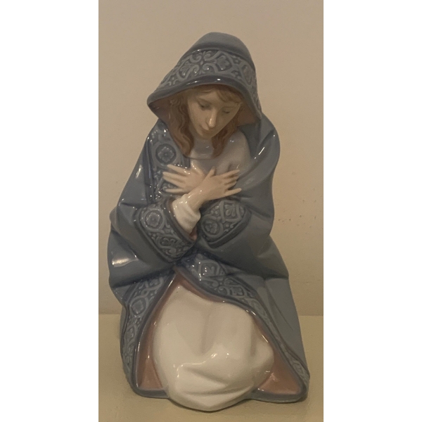 LLADRO Porcelain Virgen Mary Figurine 6T